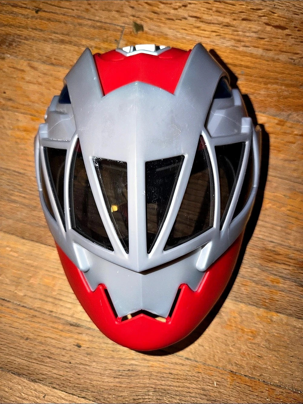 Hasbro Power Rangers Dino Fury Red Ranger Electronic Mask